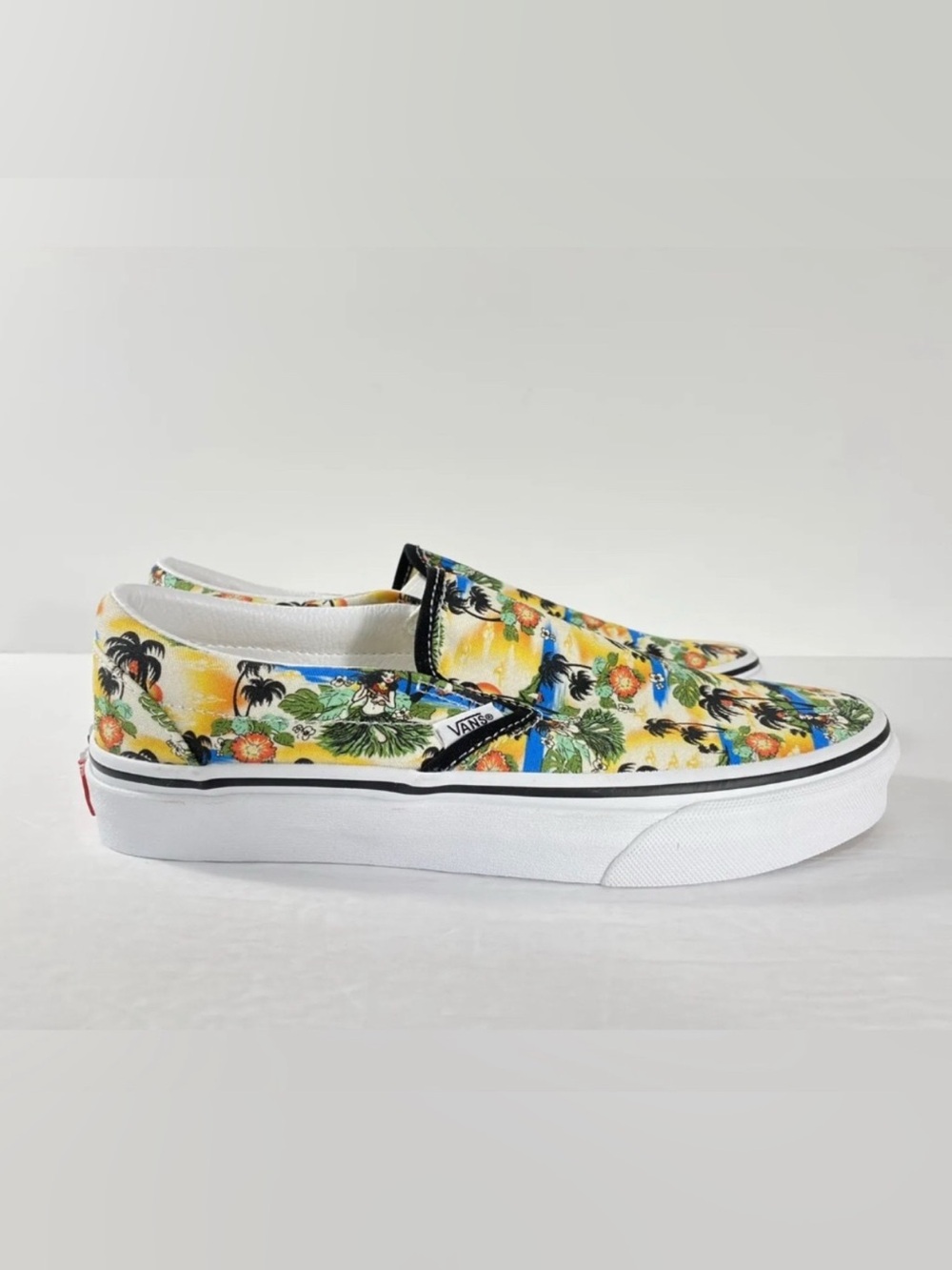 Vans Classic Slip-On Aloha Sneakers - Picture 2 of 6